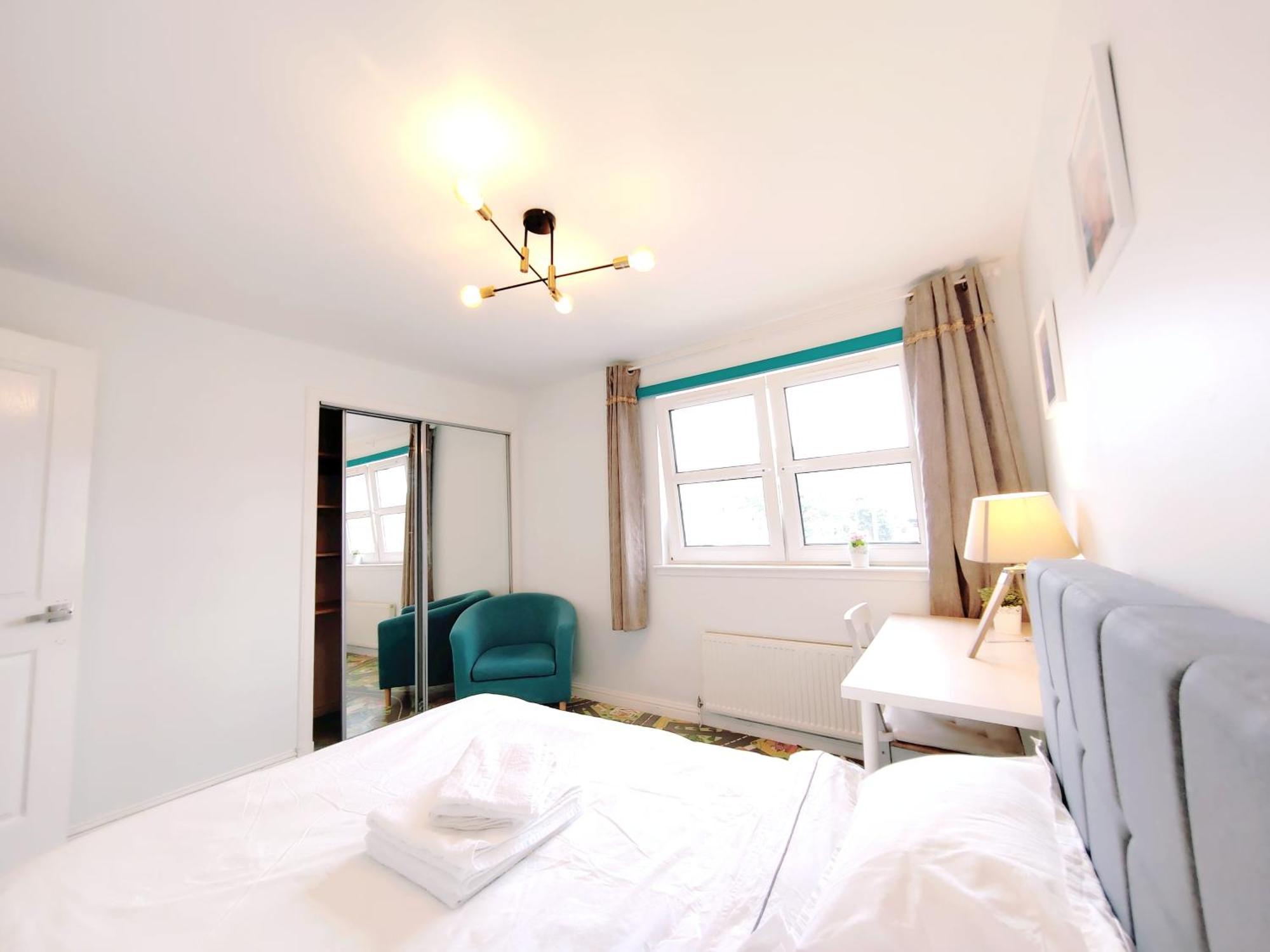 Modern And Spacious Double&King Bedrooms Both With Private Bathrooms Edinburgh Room photo