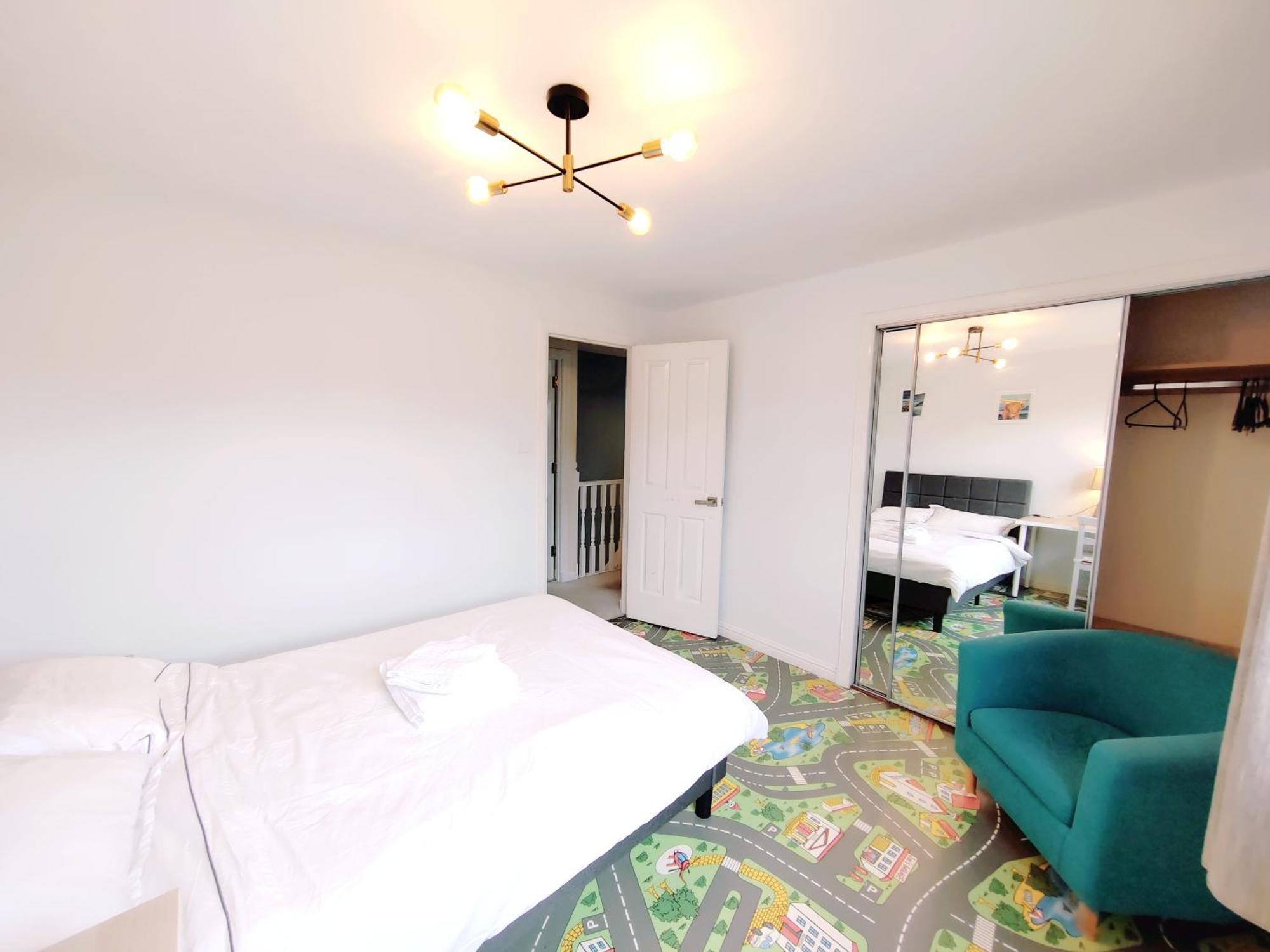 Modern And Spacious Double&King Bedrooms Both With Private Bathrooms Edinburgh Room photo